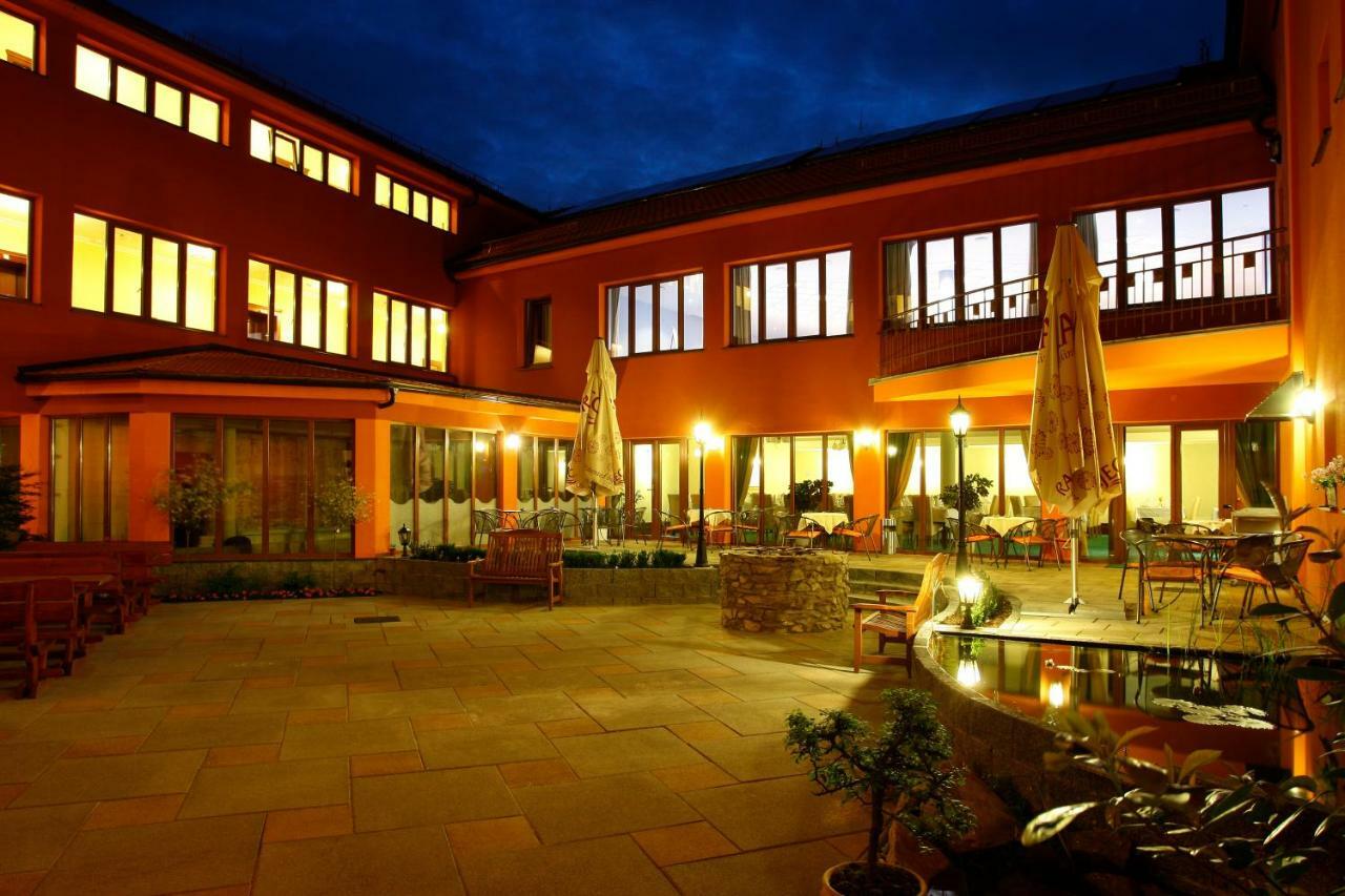 Hotel Majolika Modra Eksteriør billede
